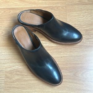 Frye Rosalia Mule in Black (like new)